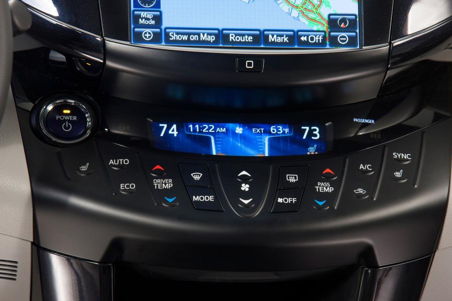  Toyota RAV4 EV 2012 года  (фото 28 из 107)